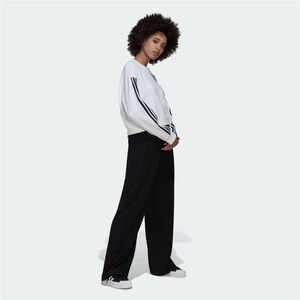 Adidas cropped sweater women size S or 4US new in tag